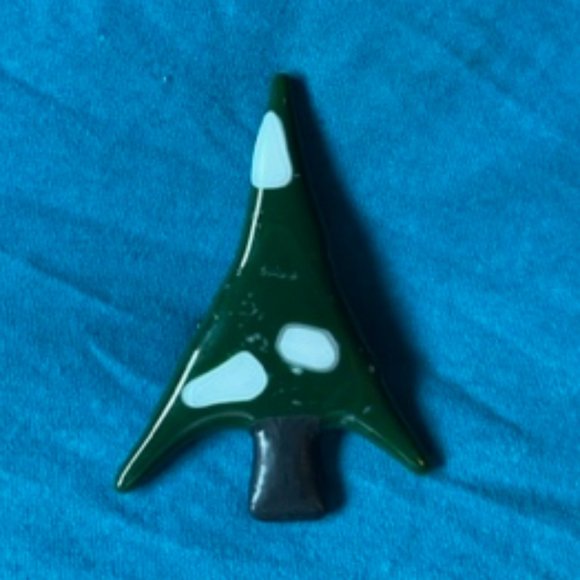 2/$40 Handcrafted Green and White Christmas Holiday Tree Brooch New - Picture 5 of 6